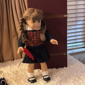 Retired Molly 90s Am girl doll/outfits with shoes and hangers. Case not incl.